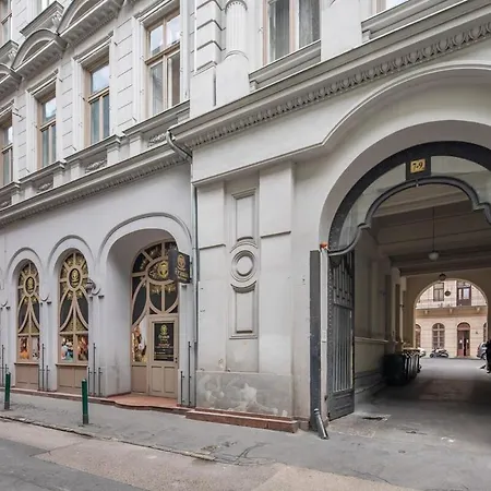 Super For Solo Traveller - Aircon * Budapest