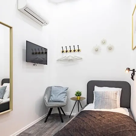 Super For Solo Traveller - Aircon Apartment *